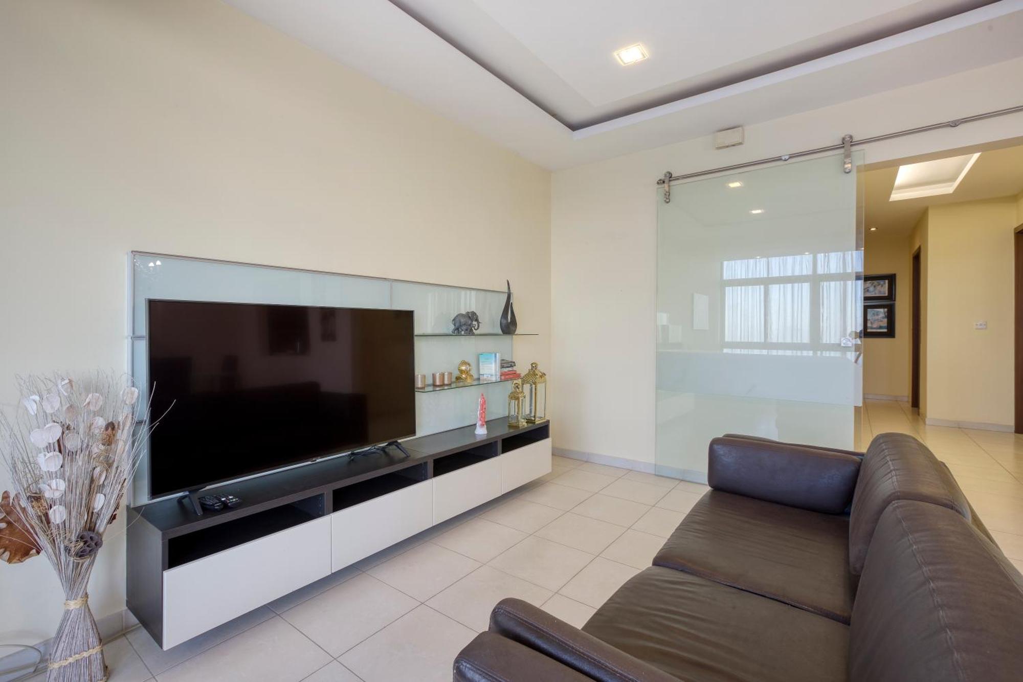 Seafront Sliema Apartment With Balcony & Sea Views By Jl Екстер'єр фото