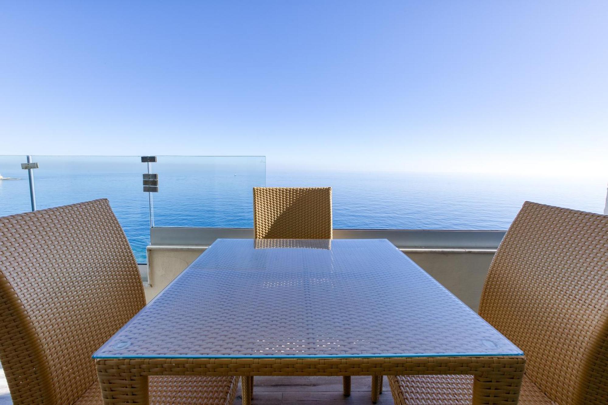 Seafront Sliema Apartment With Balcony & Sea Views By Jl Екстер'єр фото