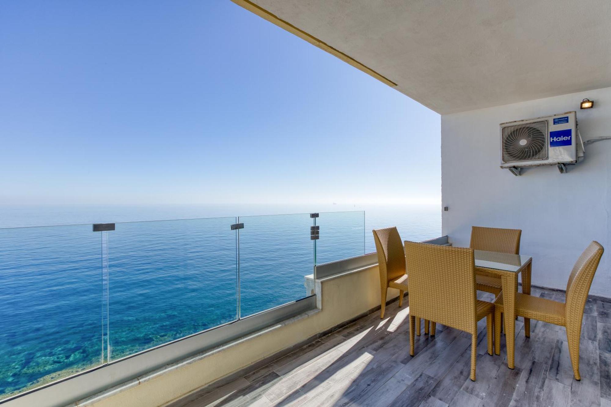Seafront Sliema Apartment With Balcony & Sea Views By Jl Екстер'єр фото