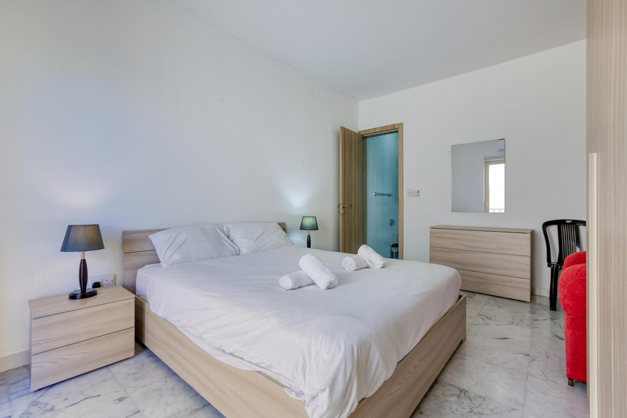 Seafront Sliema Apartment With Balcony & Sea Views By Jl Екстер'єр фото