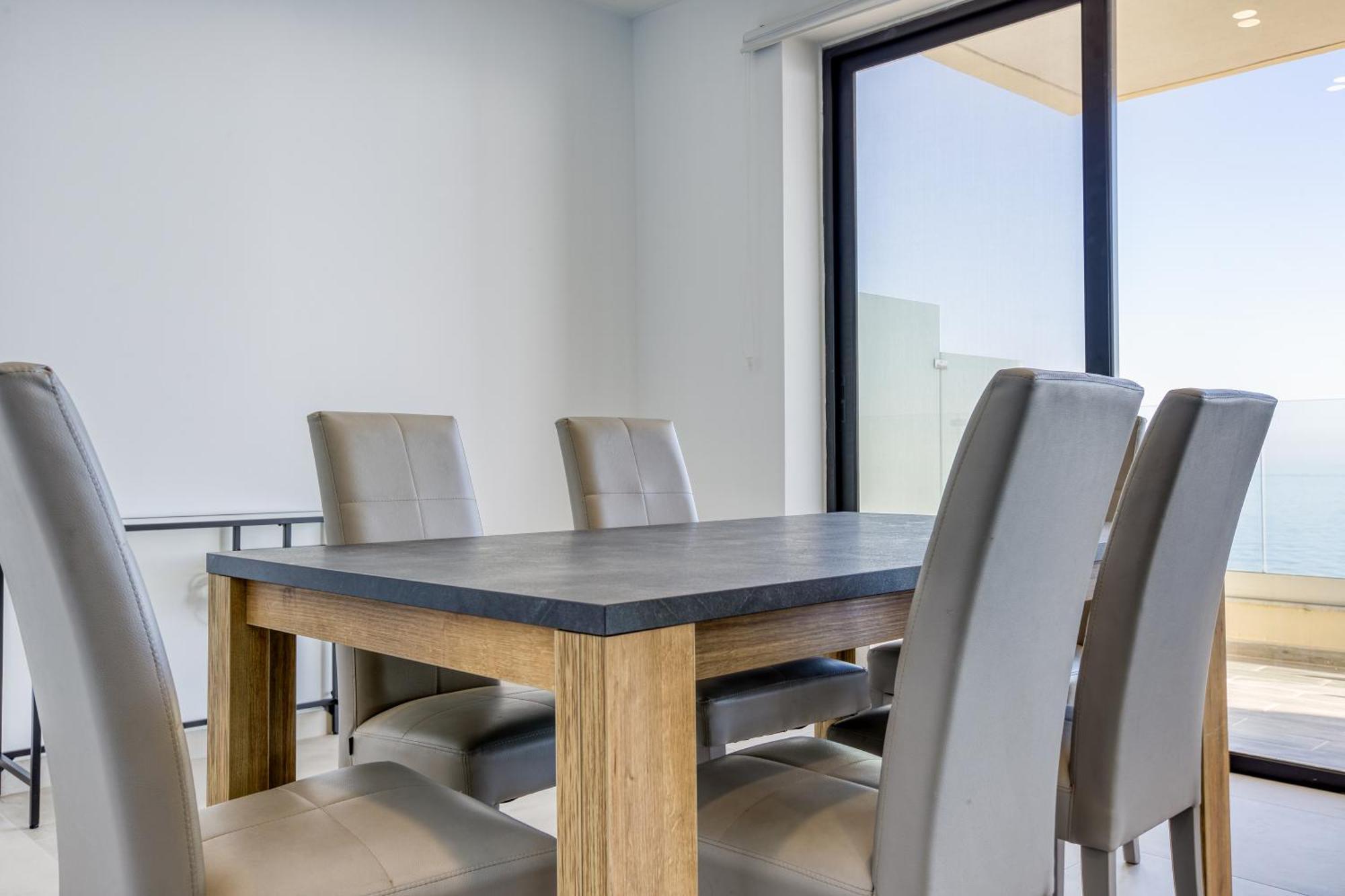 Seafront Sliema Apartment With Balcony & Sea Views By Jl Екстер'єр фото