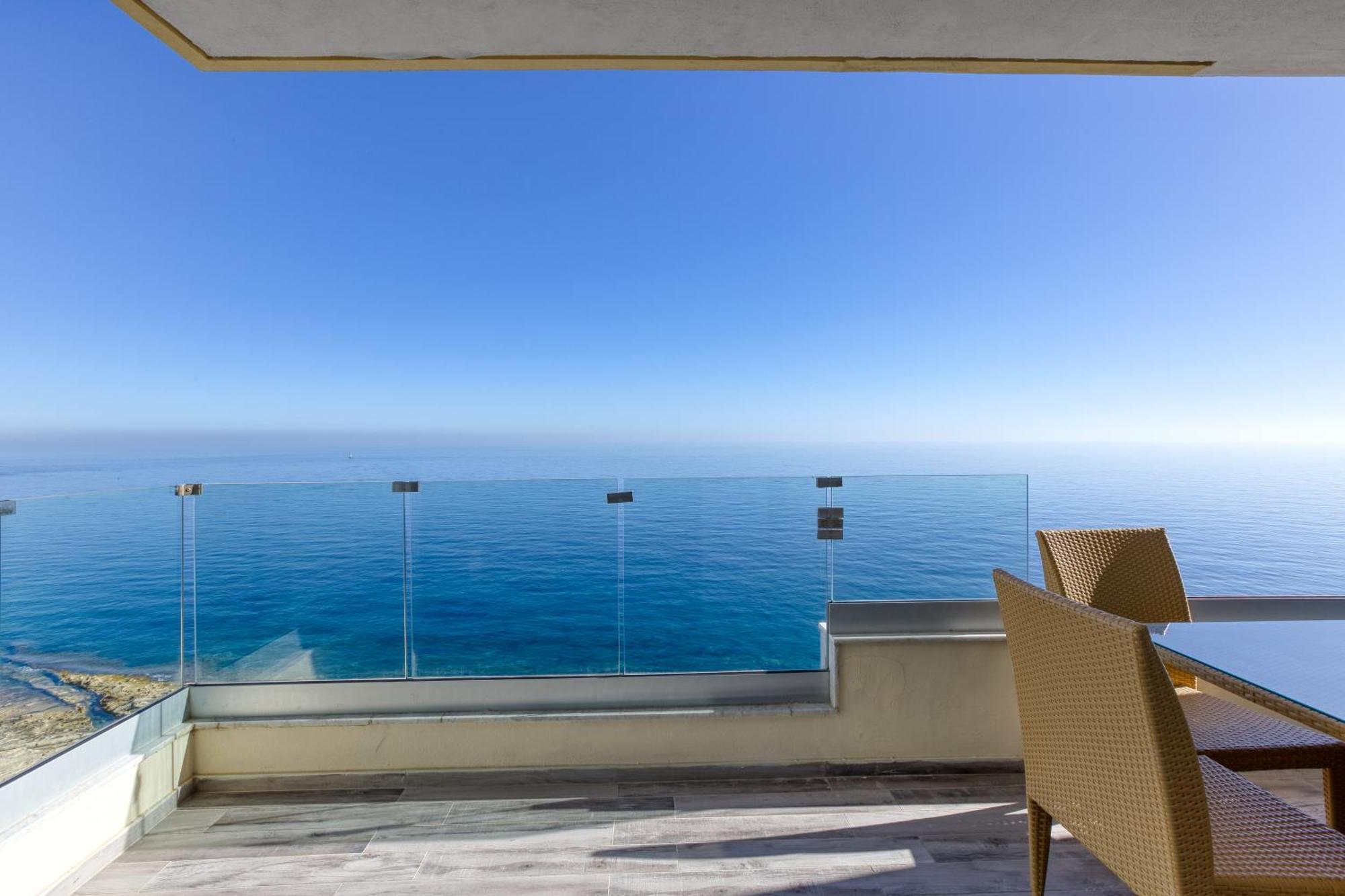 Seafront Sliema Apartment With Balcony & Sea Views By Jl Екстер'єр фото